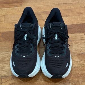 Hoka Bondi 9. Women’s  Size 8.5M Black/White